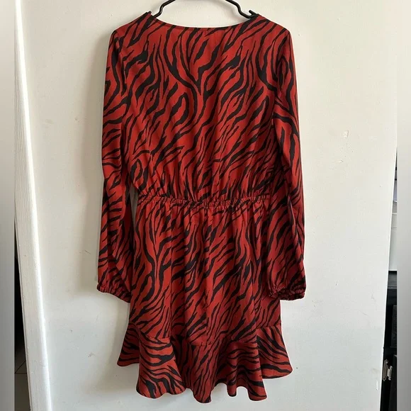 EXPRESS Mini Dress Zibra print  Size M - Picture 2 of 8